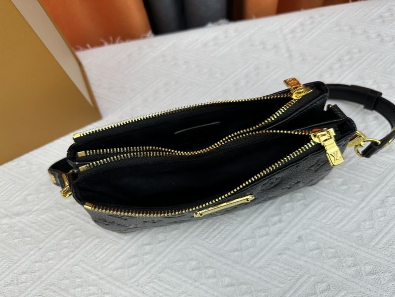 Louis Vuitton Hobo Bags